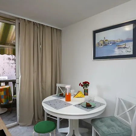 Nina Old Town Appartement *