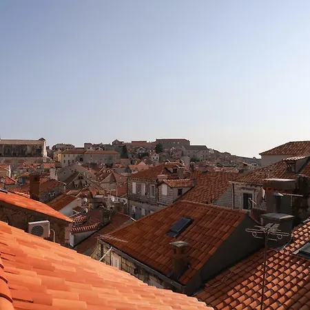 Nina Old Town